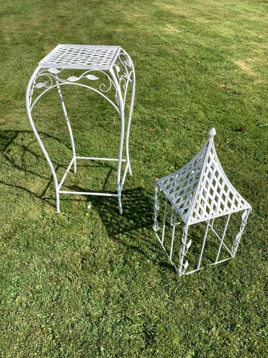 Two Large decorative Bird cages - Image 2