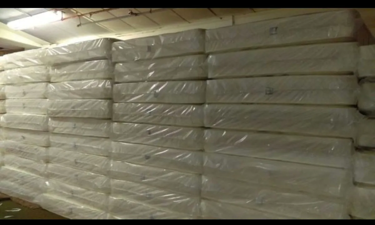 Double 4ft6 memory foam mattress - Image 2