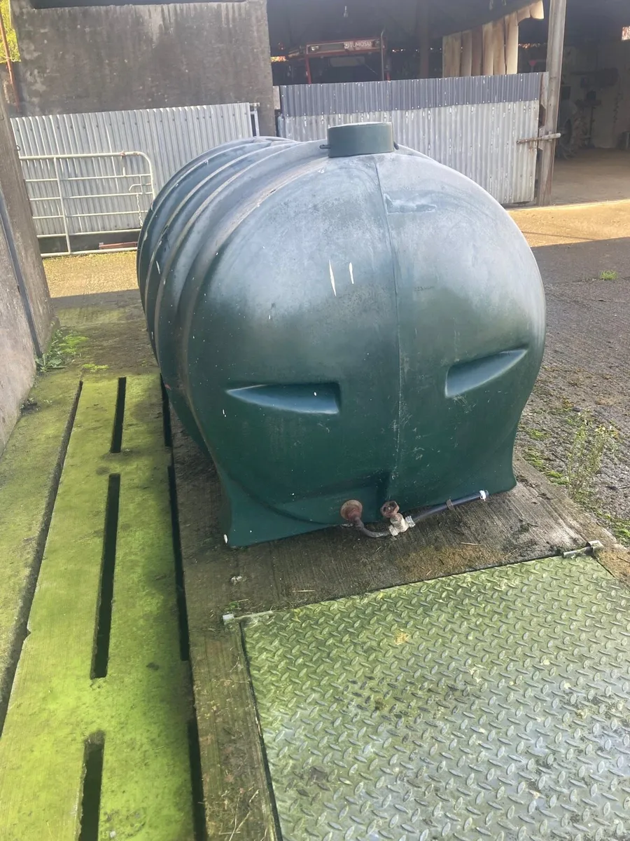 Storage tank