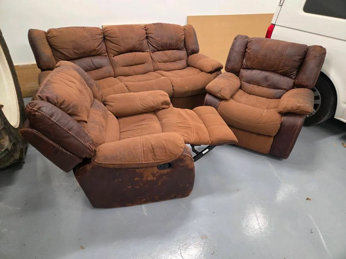 3 seater and 2no. 1 seater couches - Image 2