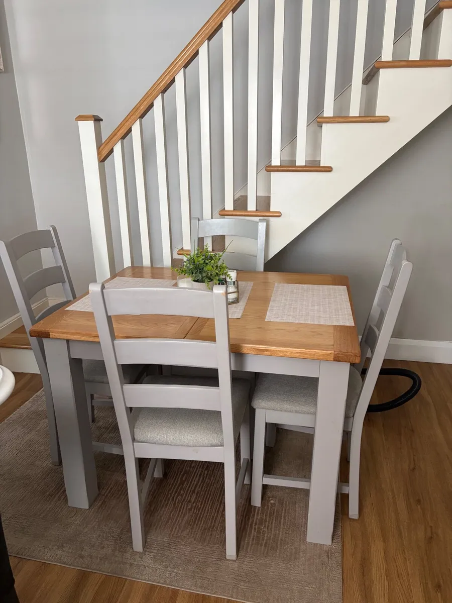 Dining Table (with extension) and 4 chairs - Image 1