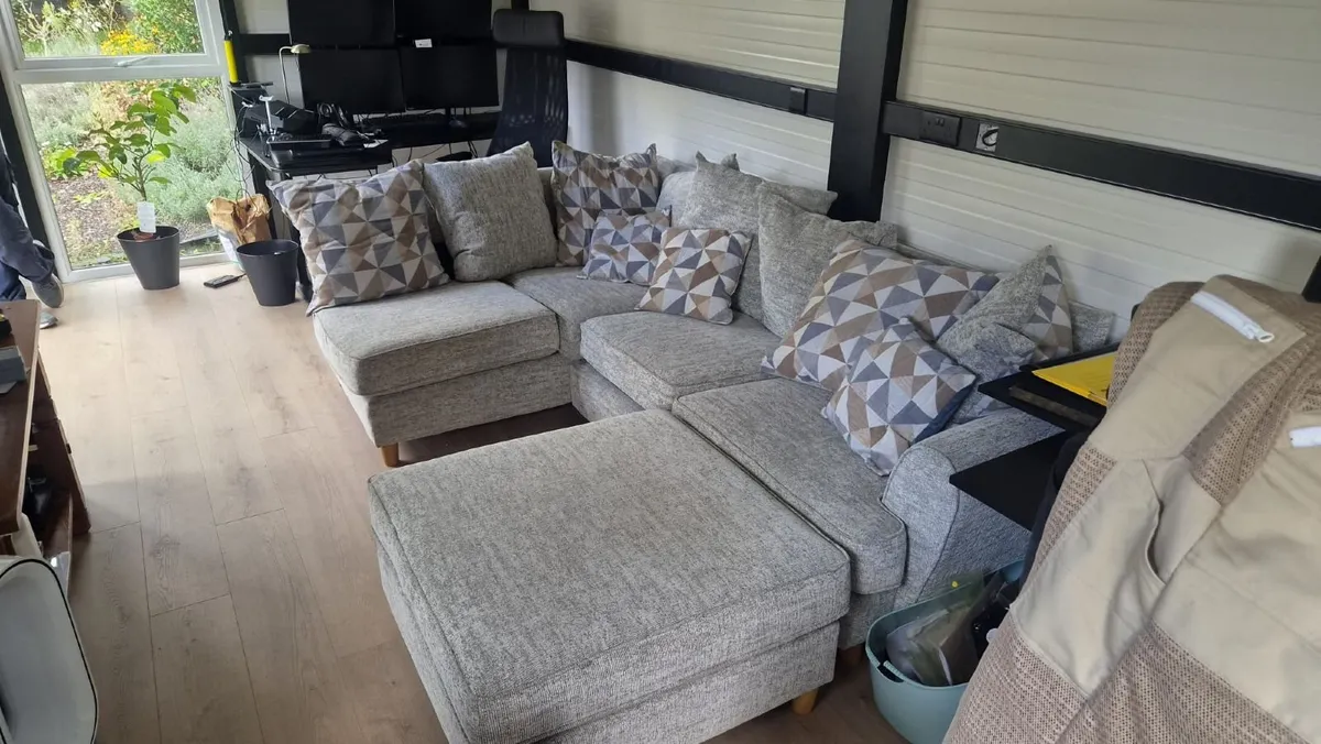 Couch - Image 3