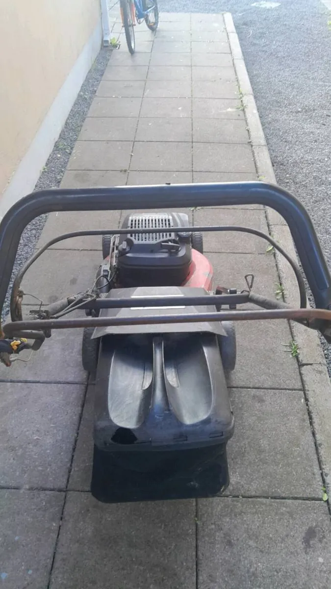 Self drive lawnmower - Image 3