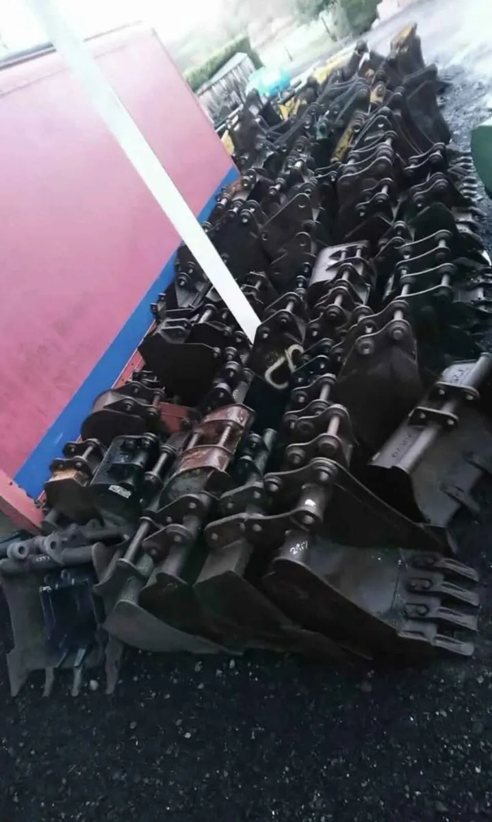 USED DIGGER BUCKETS