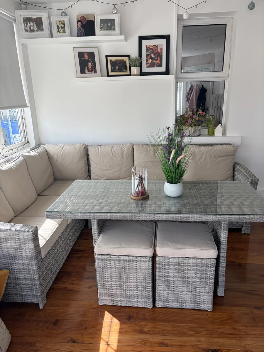 Indoor/outdoor 8 seater rattan set - Image 1