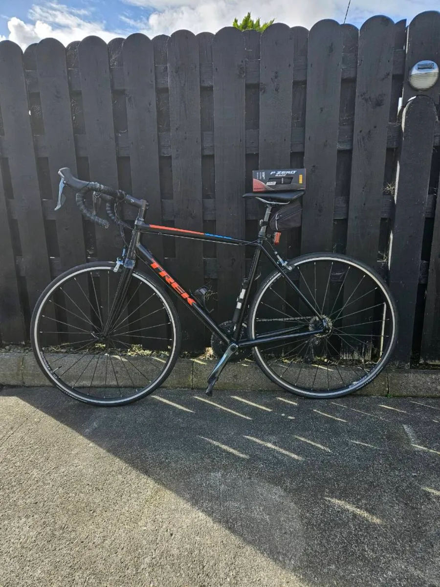 Road bike - Image 1