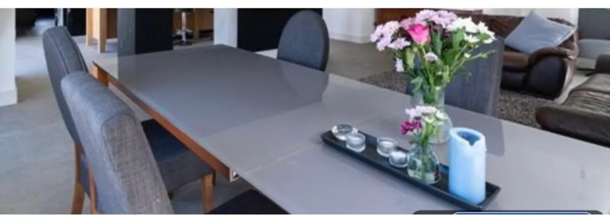 Calligaris Italian Dining table - Image 2
