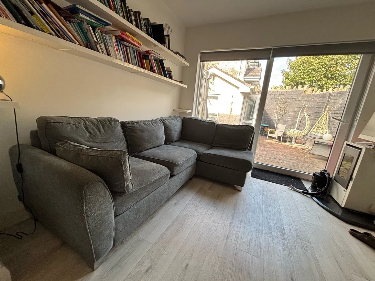 Corner sofa - Image 1