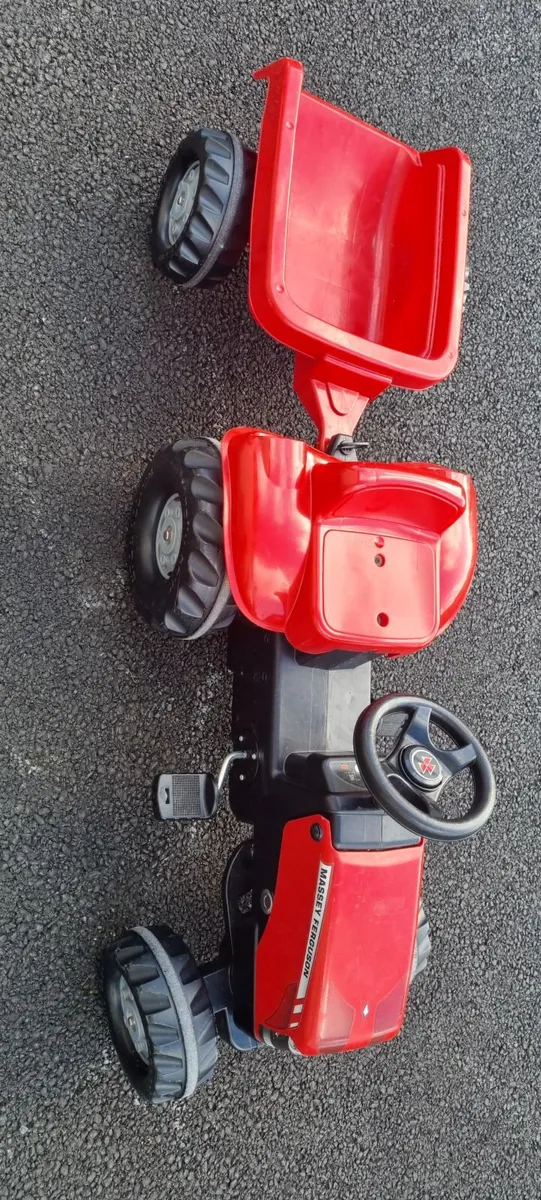 Kids ride on tractor - Image 1