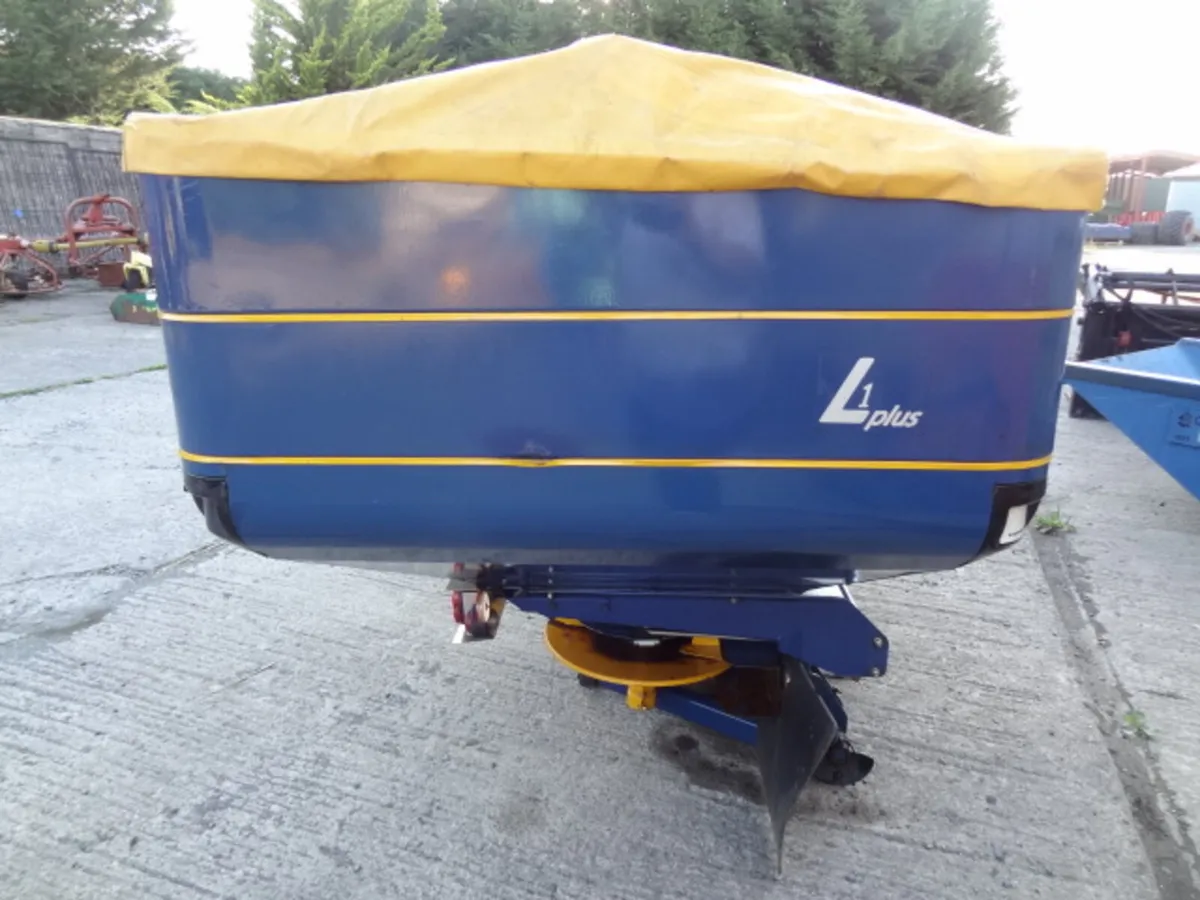 KRM Bogballe L1 Plus Fertiliser Spreader - Image 4