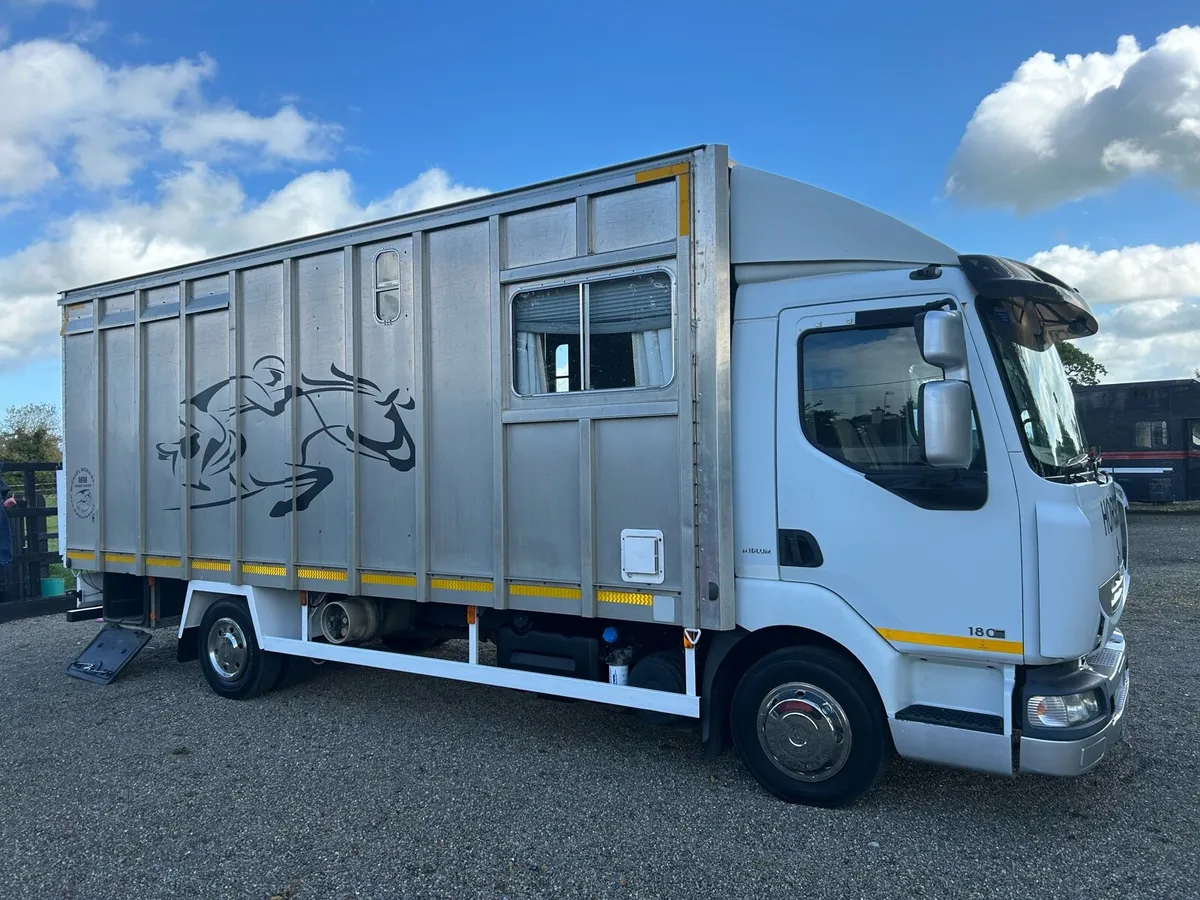 Horse truck 2011 3horse Renault Midlam lorry - Image 1