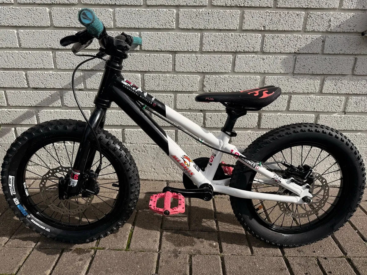Commencal Ranones 16 kids bike - Image 2