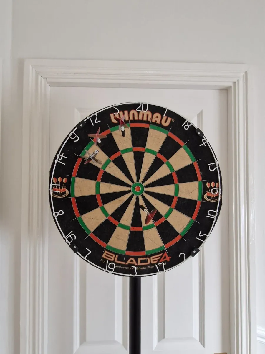 Winmau Darboard & Stand - Image 2