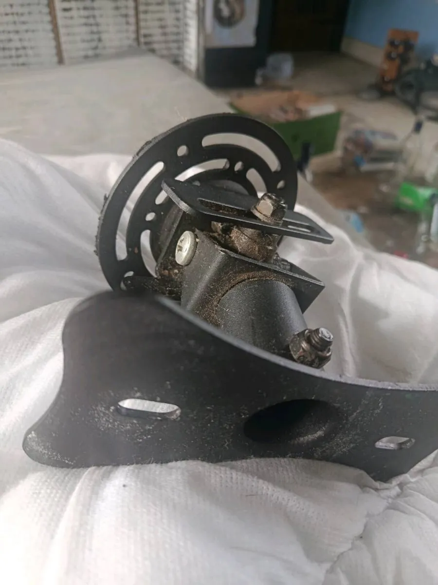 Projector bracket 360° - Image 1