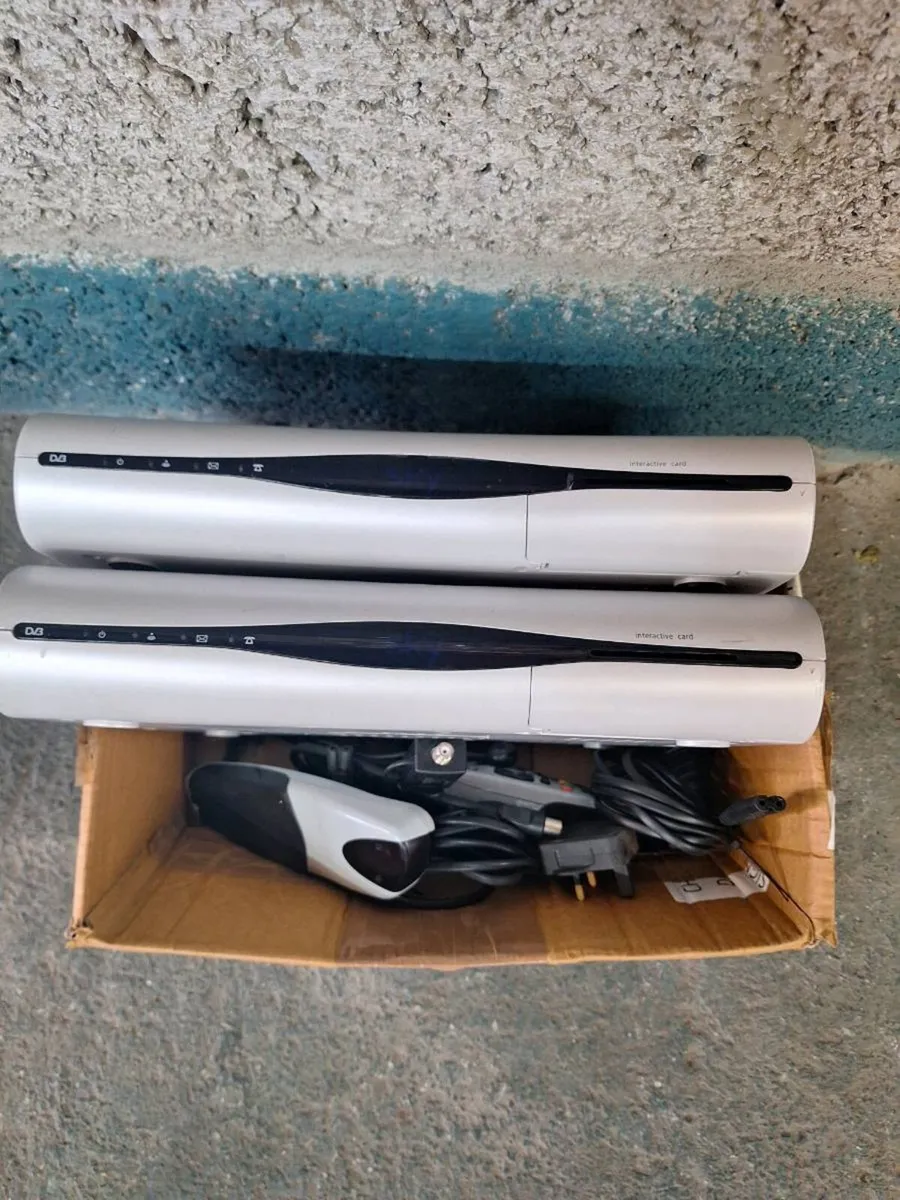 2 Skyboxes - Image 1