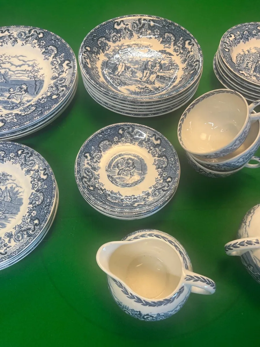 36 piece vintage willow dinner set - Image 3