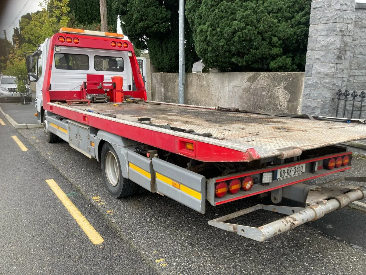 2008 Mercedes 818 recovery truck - Image 3