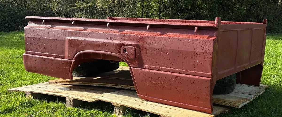 Toyota HiLux tub - Image 3