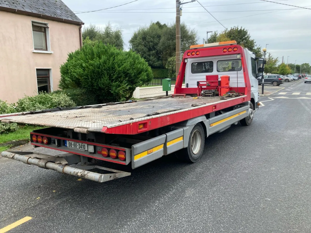2008 Mercedes 818 recovery truck - Image 4