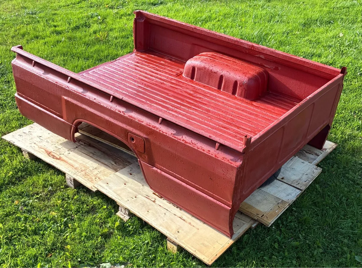 Toyota HiLux tub - Image 2