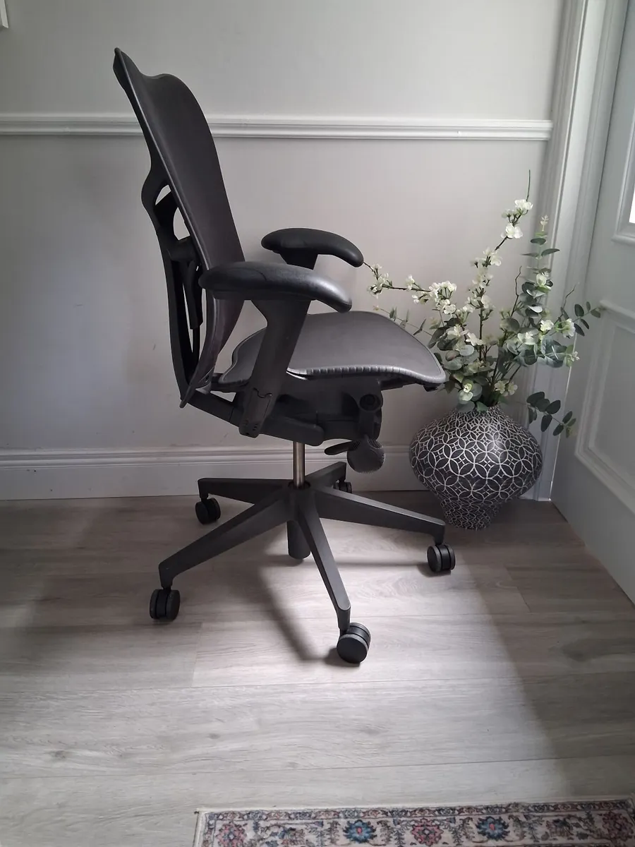 Herman Miller Mirra 2 Ergonomic Chair - Image 3