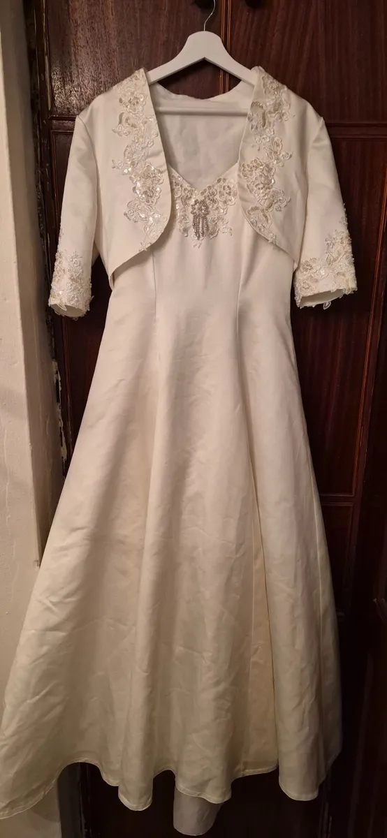 Wedding dress - Image 3