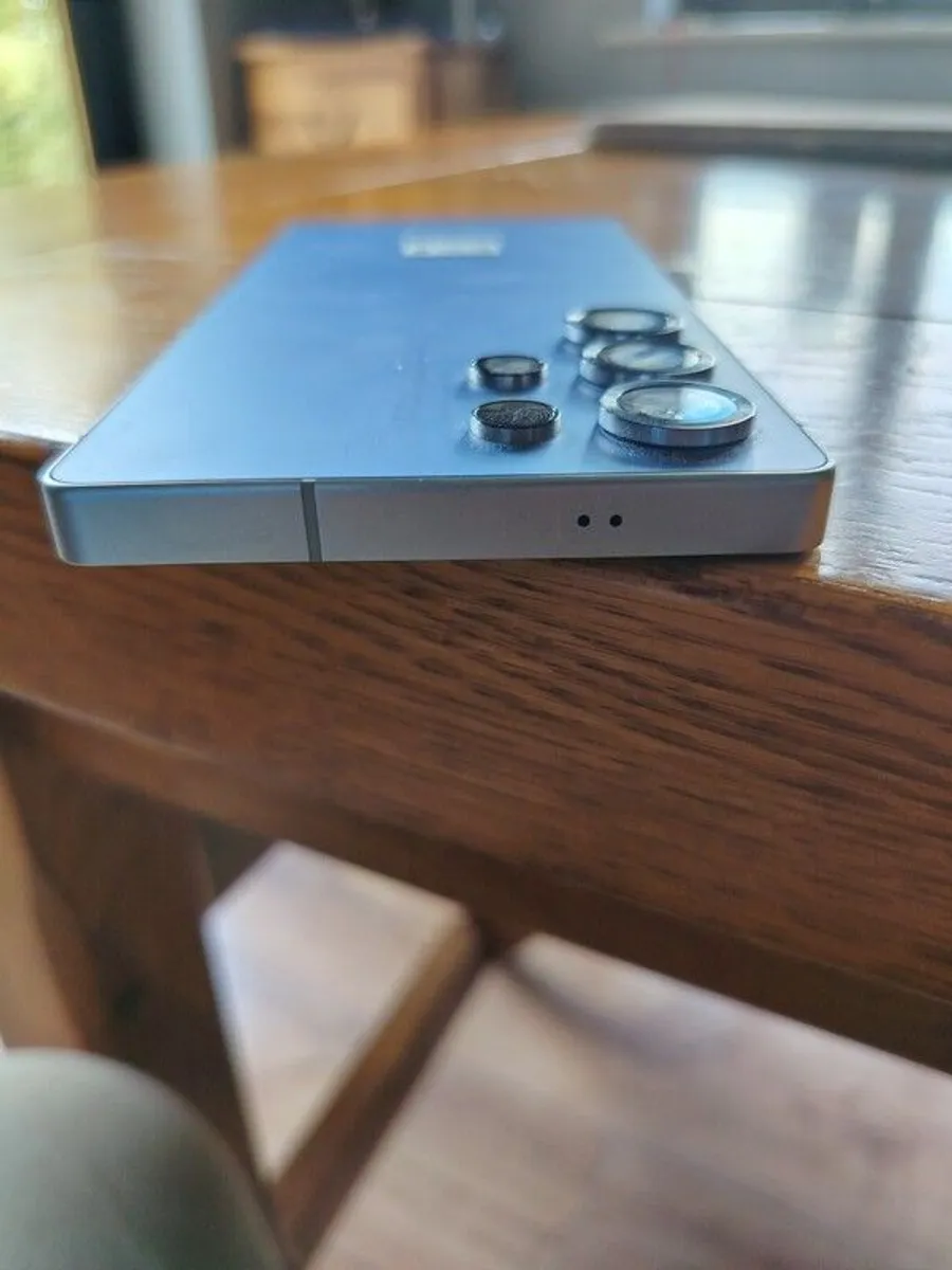 Samsung galaxy S 25 ultra unlocked - Image 4
