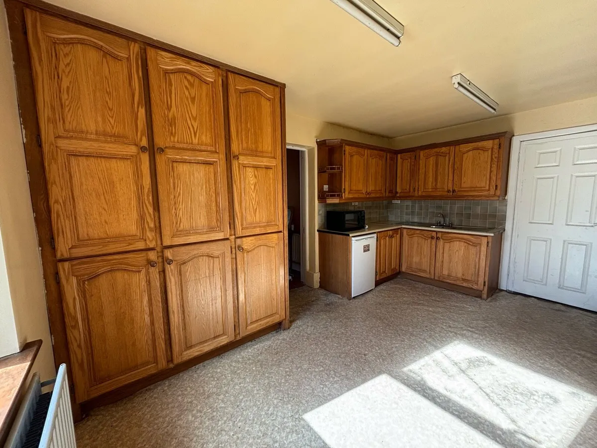 Solid Oak Kitchen - Image 1