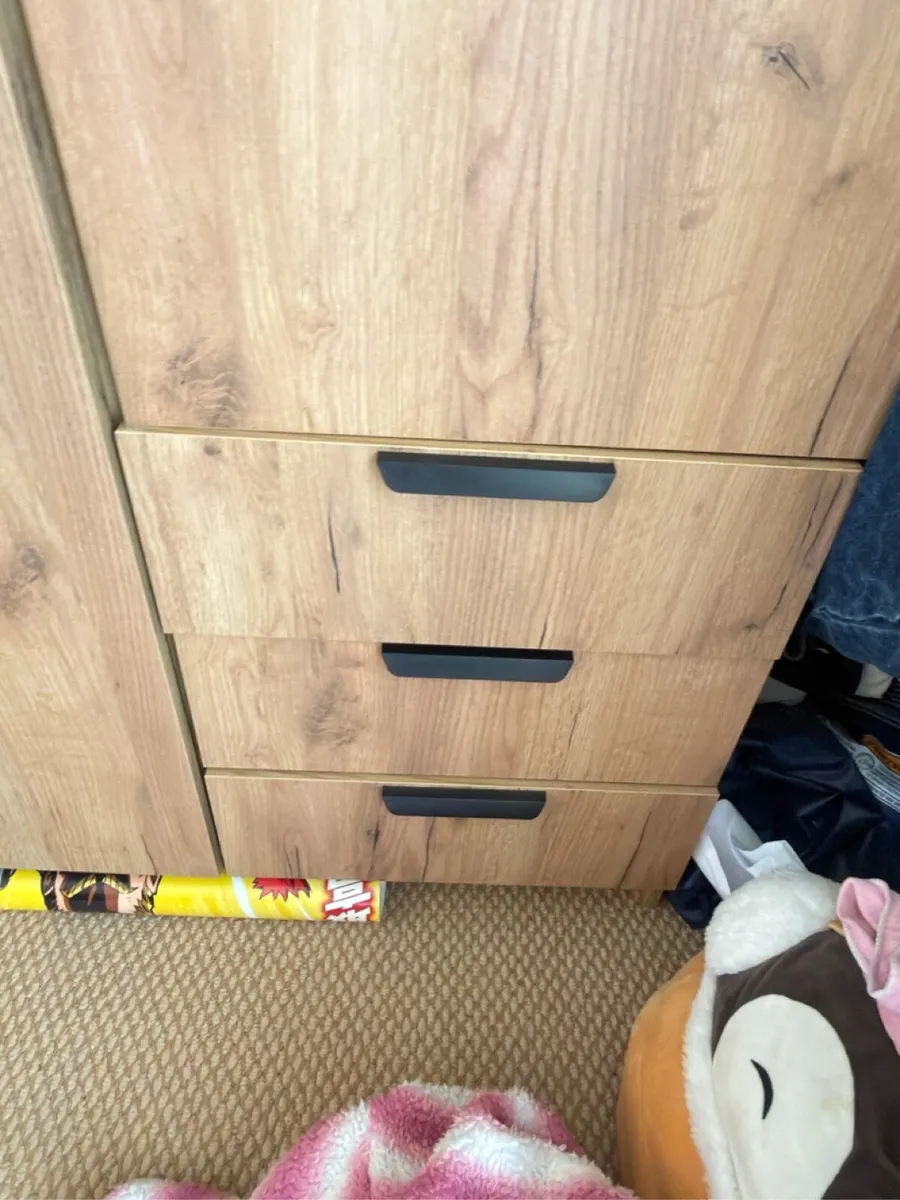 Wardrobe - Image 4