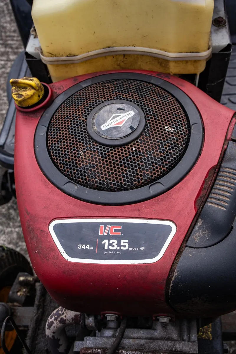 Partner ride on lawnmower - Image 4