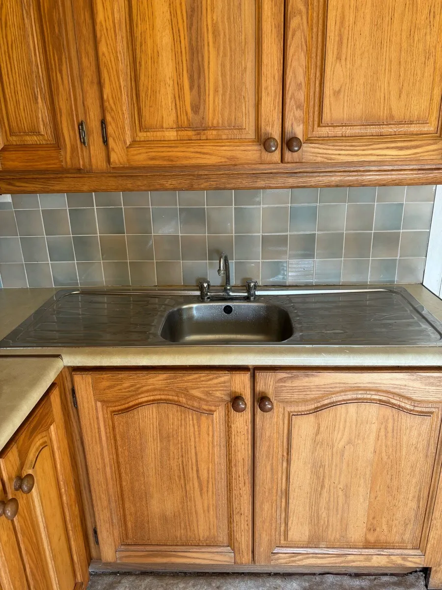 Solid Oak Kitchen - Image 4