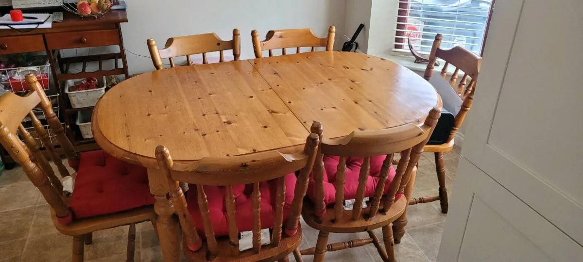Table & 6 Chairs