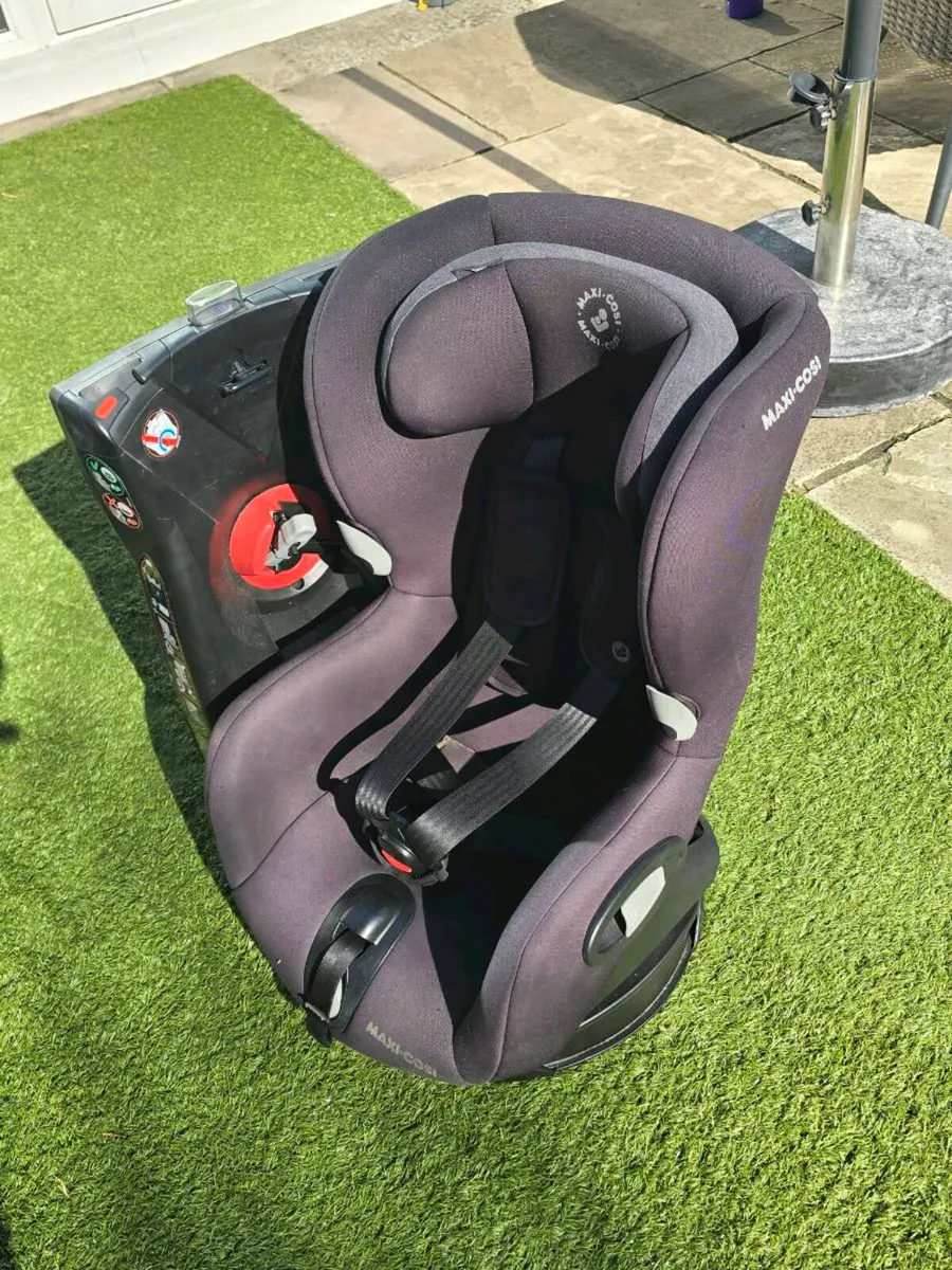 Maxi Cosi Axiss Car Seat - Image 2