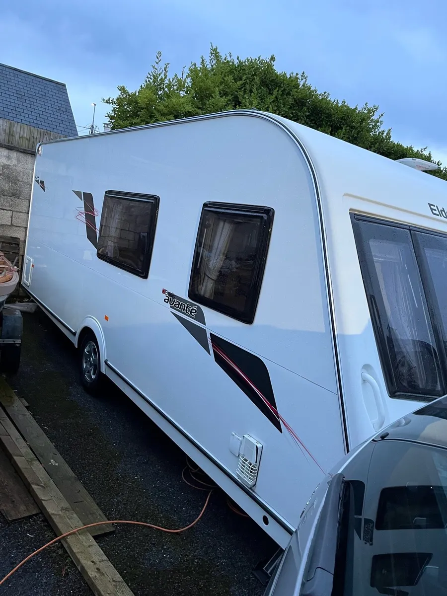 2012 Elddis Avante 526 fixed bed - Image 2