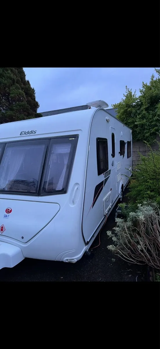 2012 Elddis Avante 526 fixed bed - Image 3
