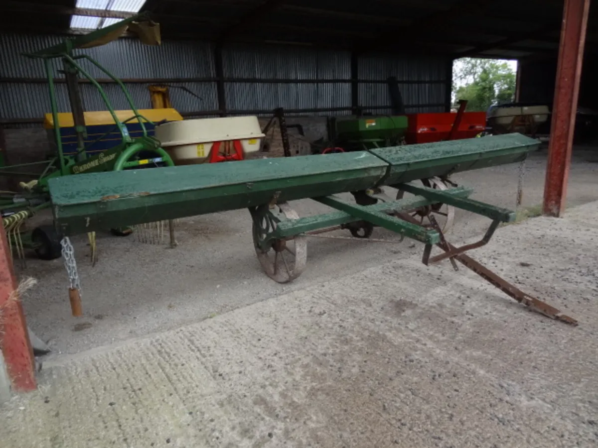 RG Garvie Vintage 5 Metre Grass Seed Box Sower - Image 2