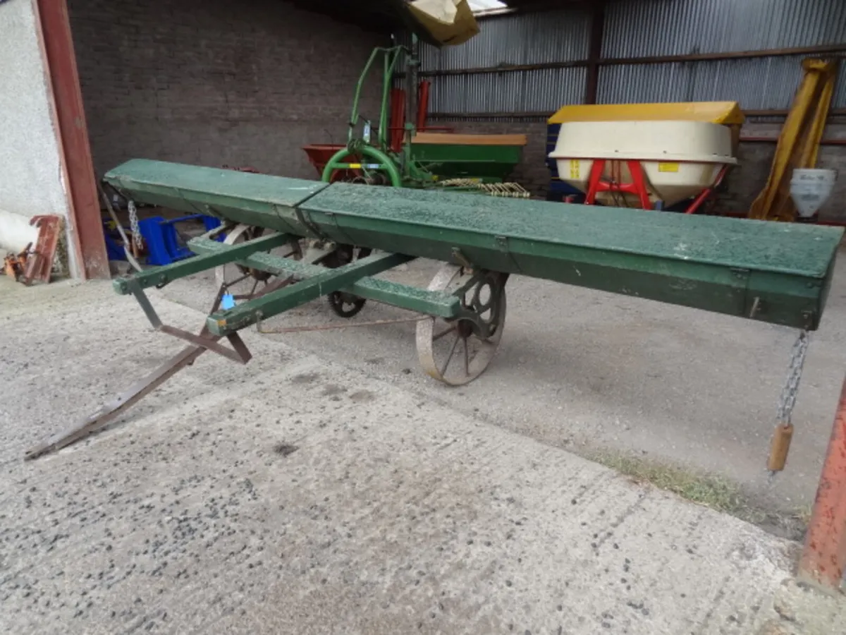 RG Garvie Vintage 5 Metre Grass Seed Box Sower - Image 1
