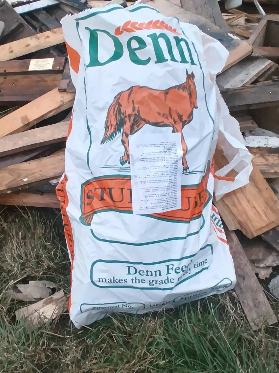Bags of firewood - Image 3
