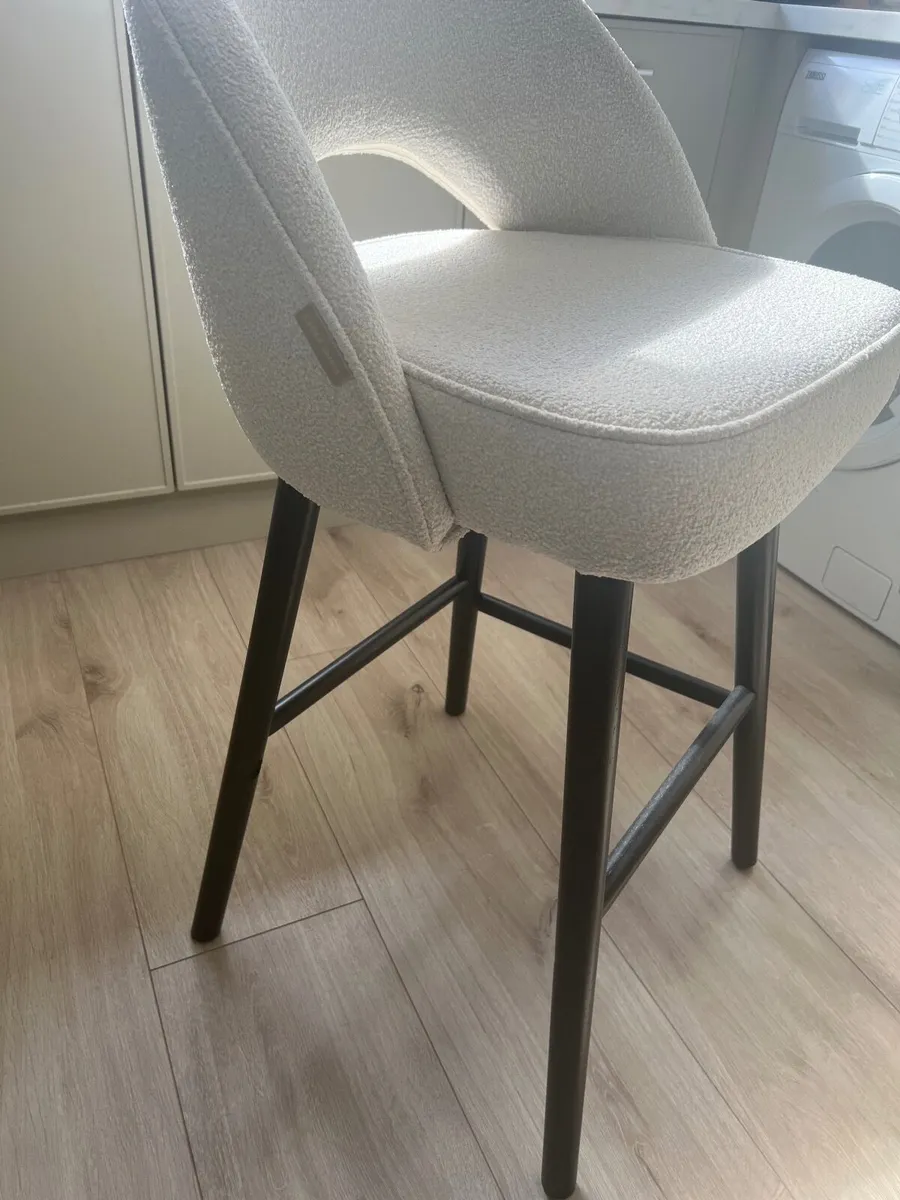 Laura James kitchen stool - Image 1