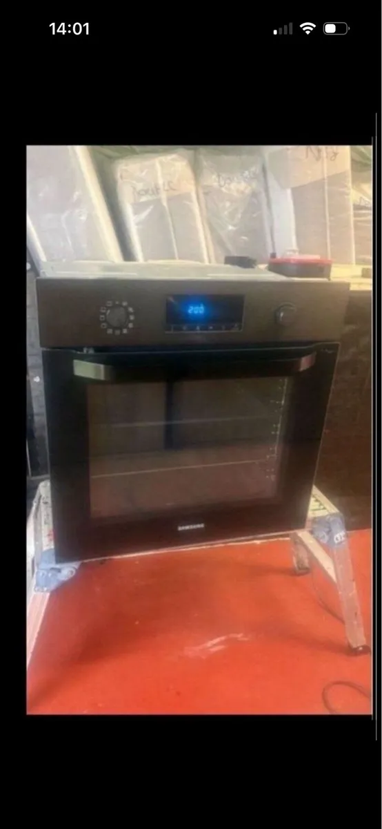 Single Samsung oven - Image 1