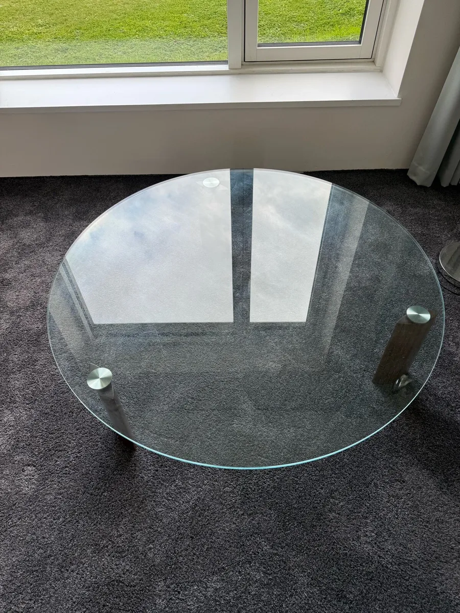 Natuzzi glass coffee table - Image 2