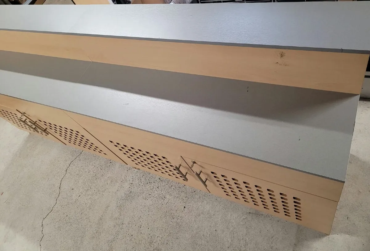 Counters/Storage Cabinets - Image 2