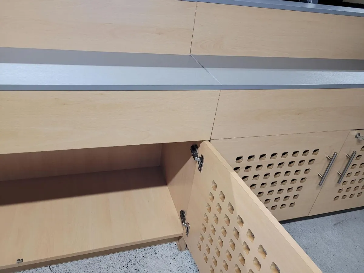 Counters/Storage Cabinets - Image 3