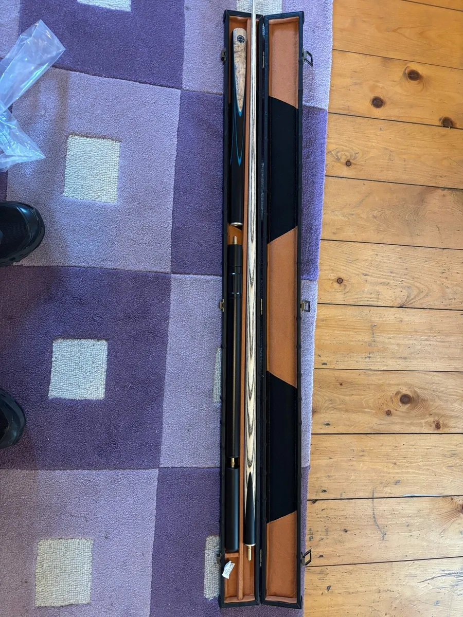 Mark Richards 8.5mm pool/snooker cue and case - Image 1