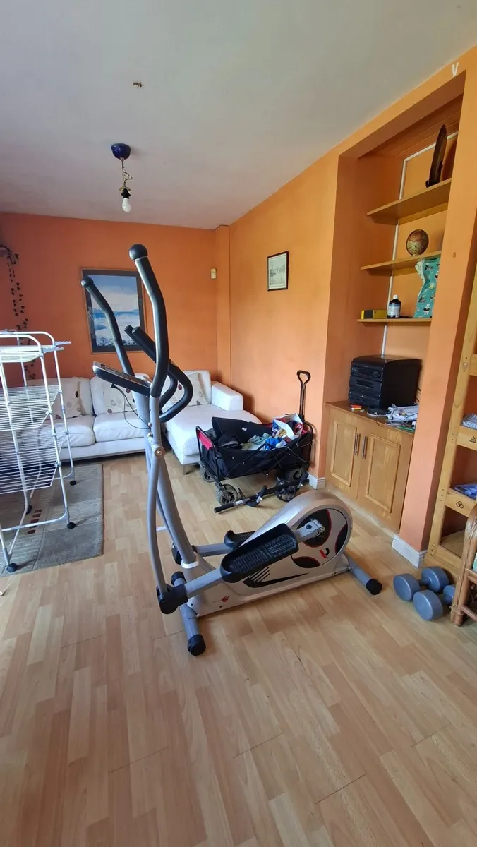Cross Trainer - Image 1