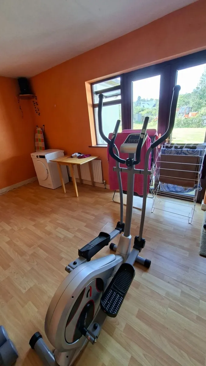 Cross Trainer - Image 3