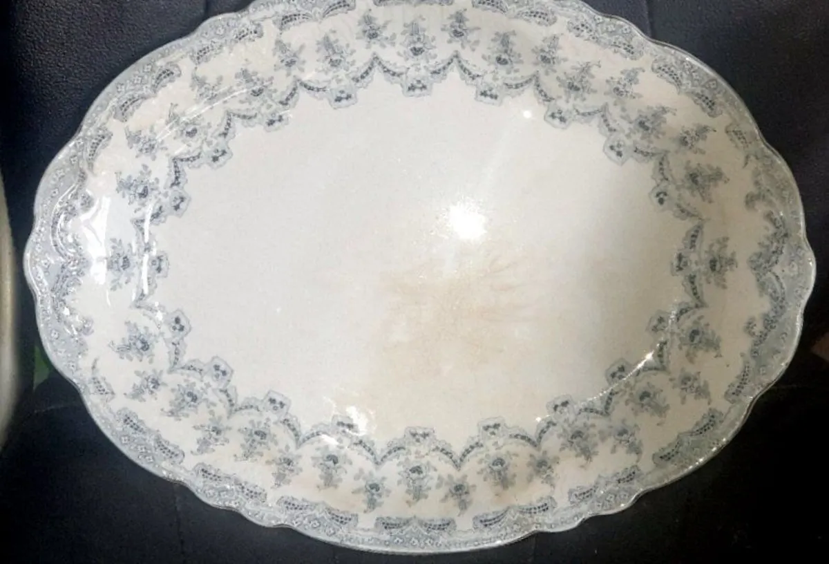 Antique John Maddock & Sons Platter Set (3 Pcs) - Image 3