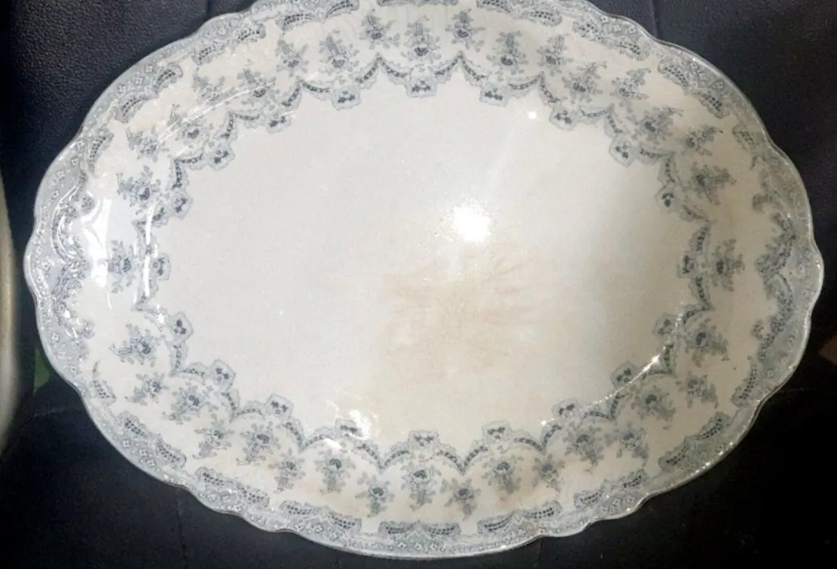 Antique John Maddock & Sons Platter Set (3 Pcs) - Image 2