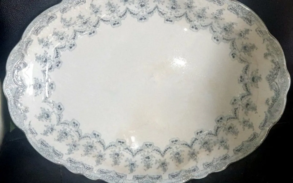 Antique John Maddock & Sons Platter Set (3 Pcs) - Image 1