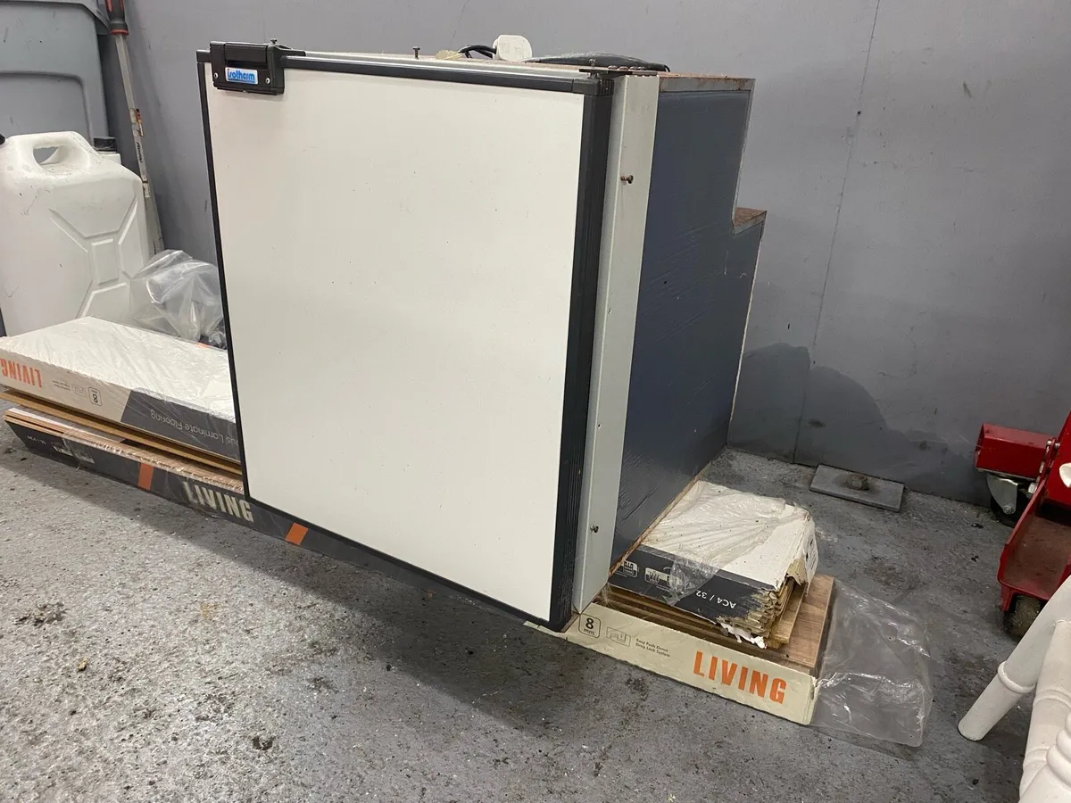 12v / 24v / 220v fridge - Image 2